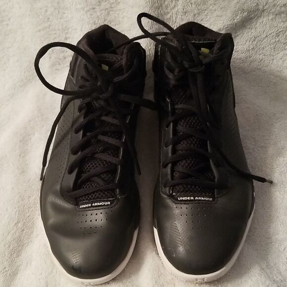 UNDER ARMOUR Basketball Shoes SZ 8.5 - Picture 2 of 7